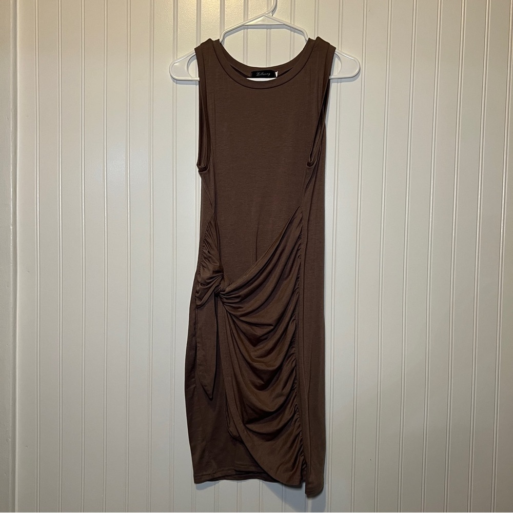 Elegant Brown Sleeveless Dress